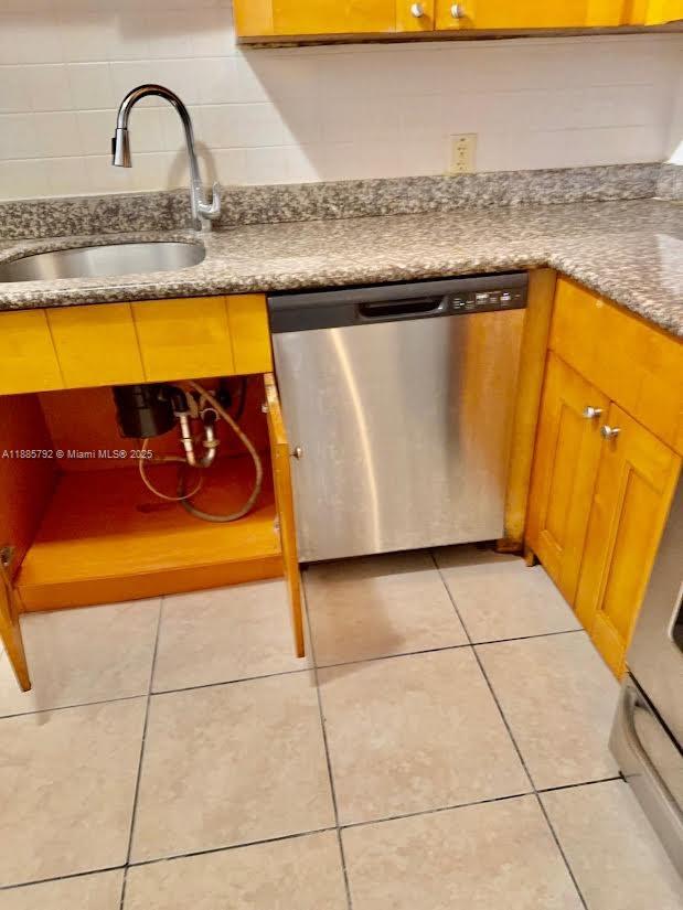 TOWN SQUARE CONDO - Residential Lease