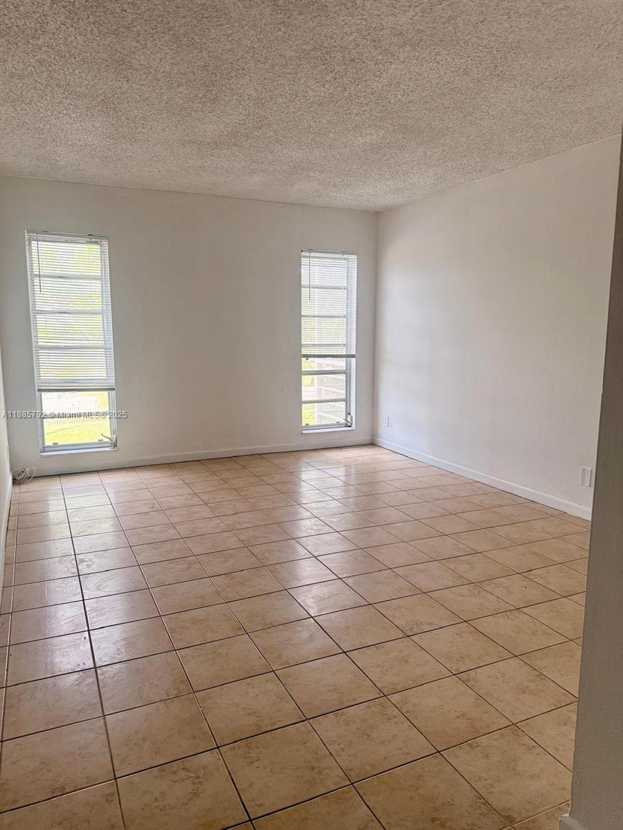 TOWN SQUARE CONDO - Residential Lease