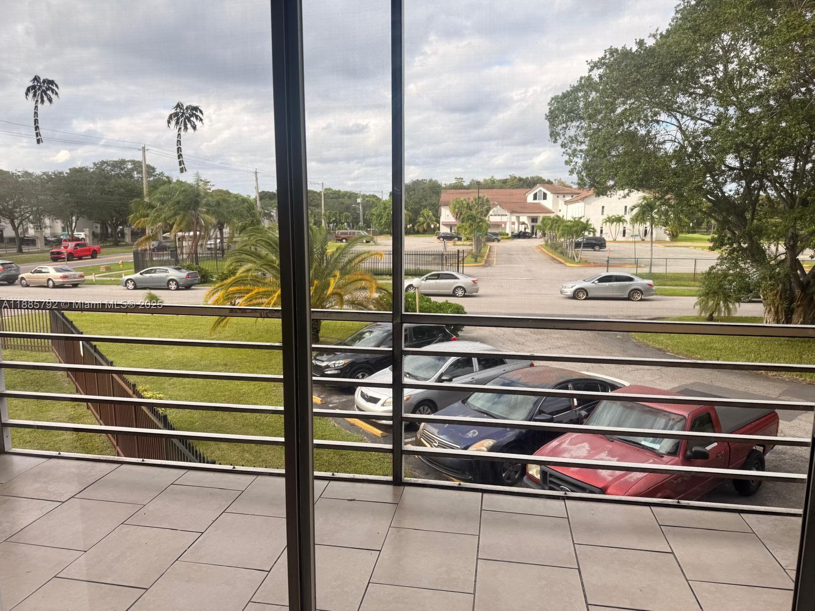 TOWN SQUARE CONDO - Residential Lease