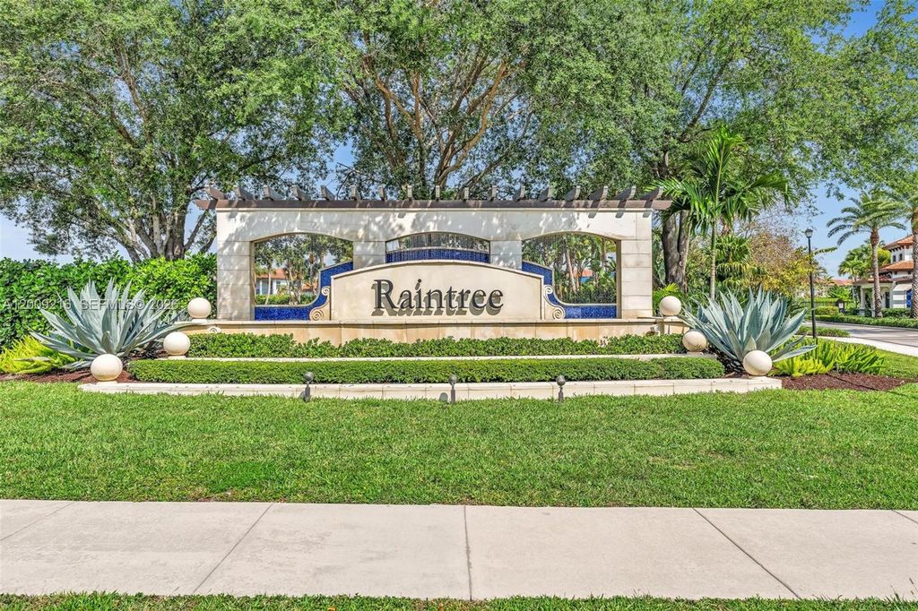 Photo of 11541 SW 15th St, Pembroke Pines, FL 33025 (MLS # A12009216)