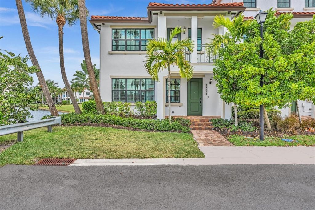 Photo of 11541 SW 15th St, Pembroke Pines, FL 33025 (MLS # A12009216)