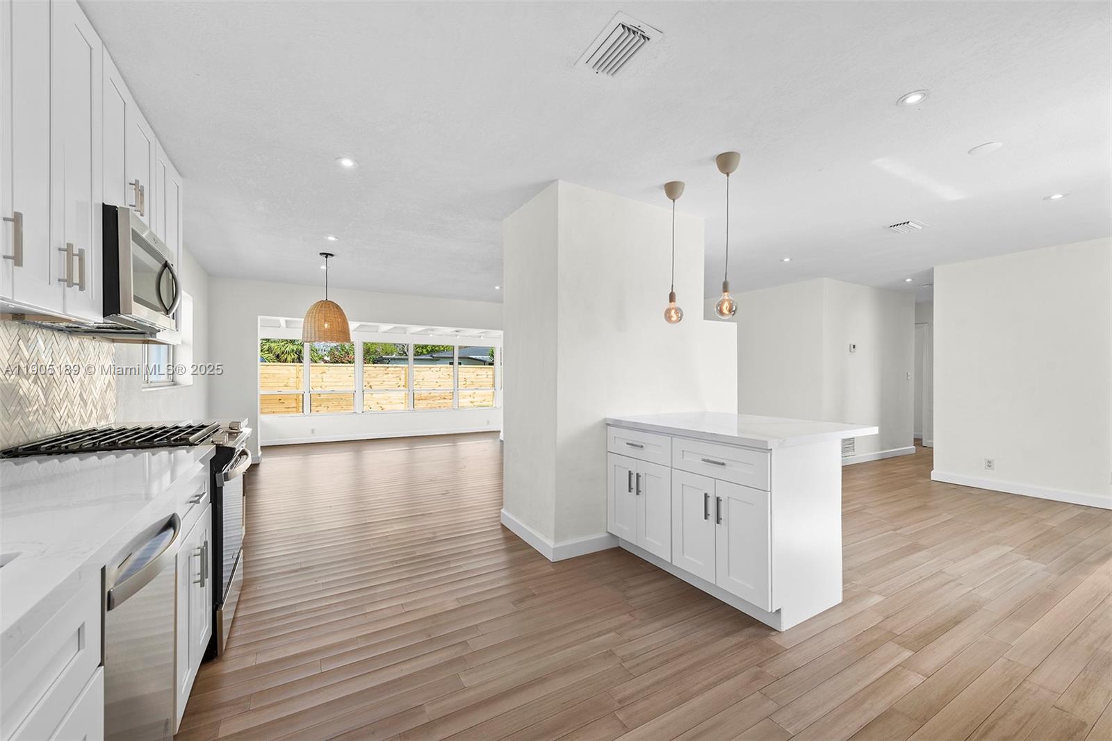 SOUTH CORAL HOMES SEC 2 - Residential Lease