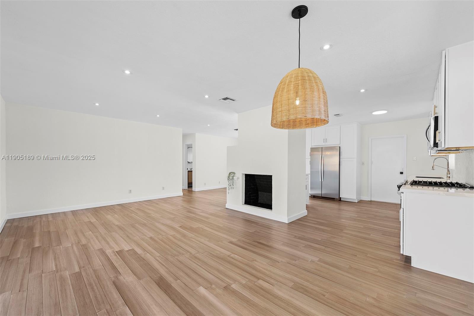 SOUTH CORAL HOMES SEC 2 - Residential Lease