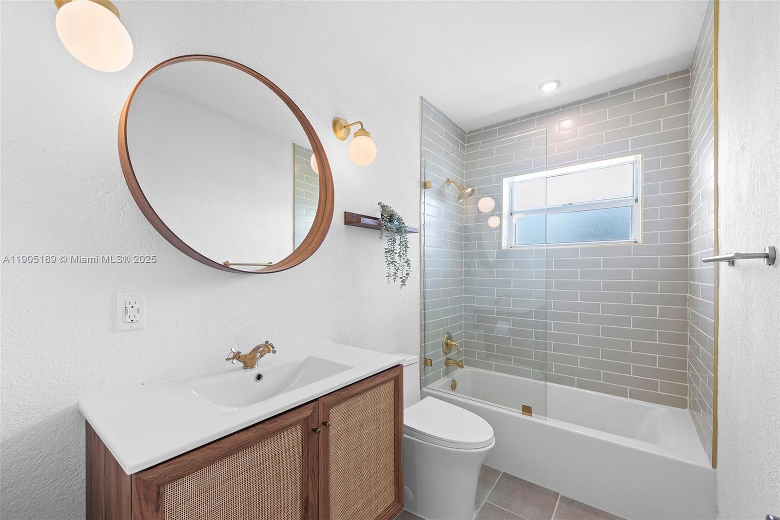 SOUTH CORAL HOMES SEC 2 - Residential Lease