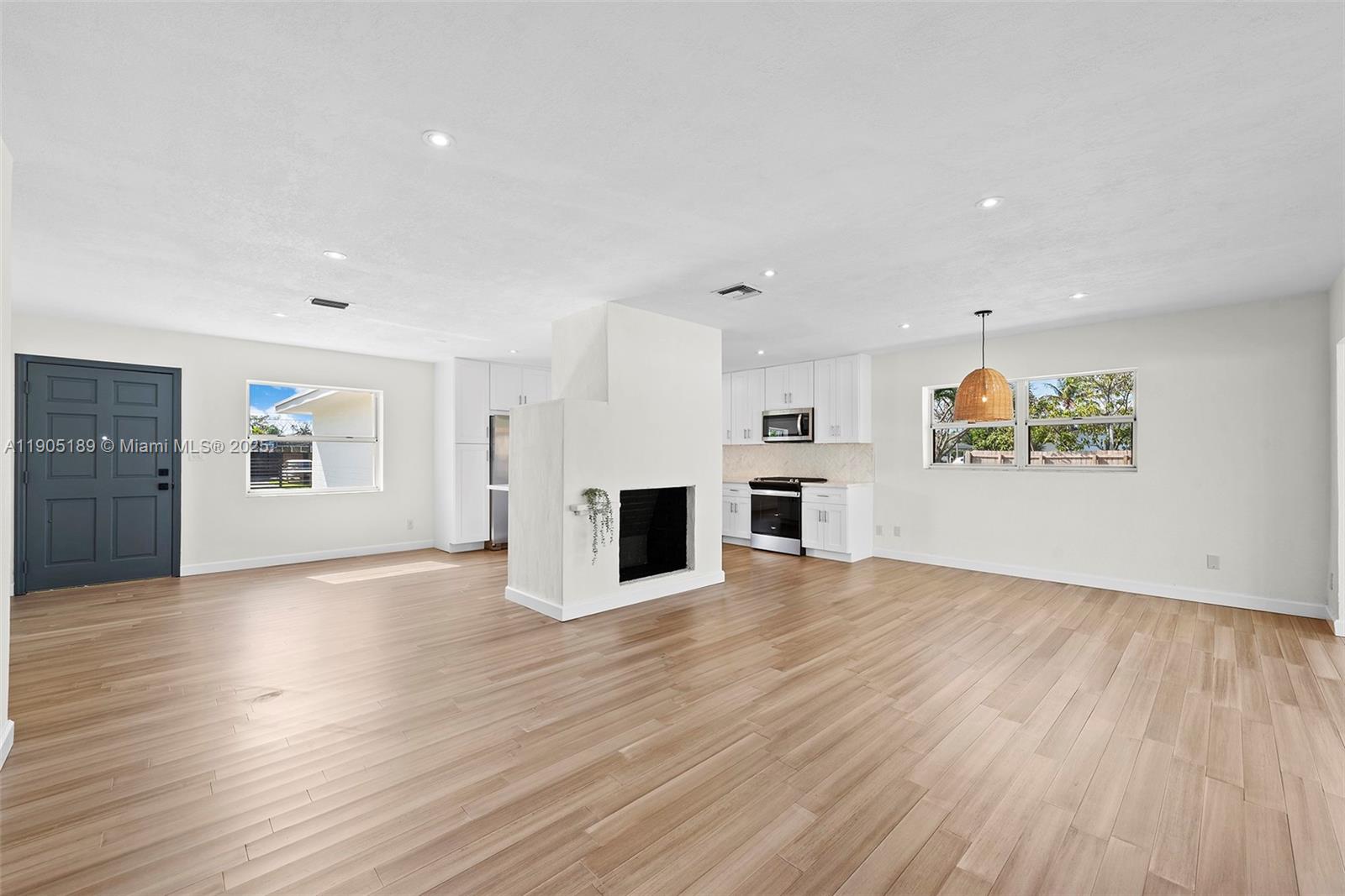 SOUTH CORAL HOMES SEC 2 - Residential Lease