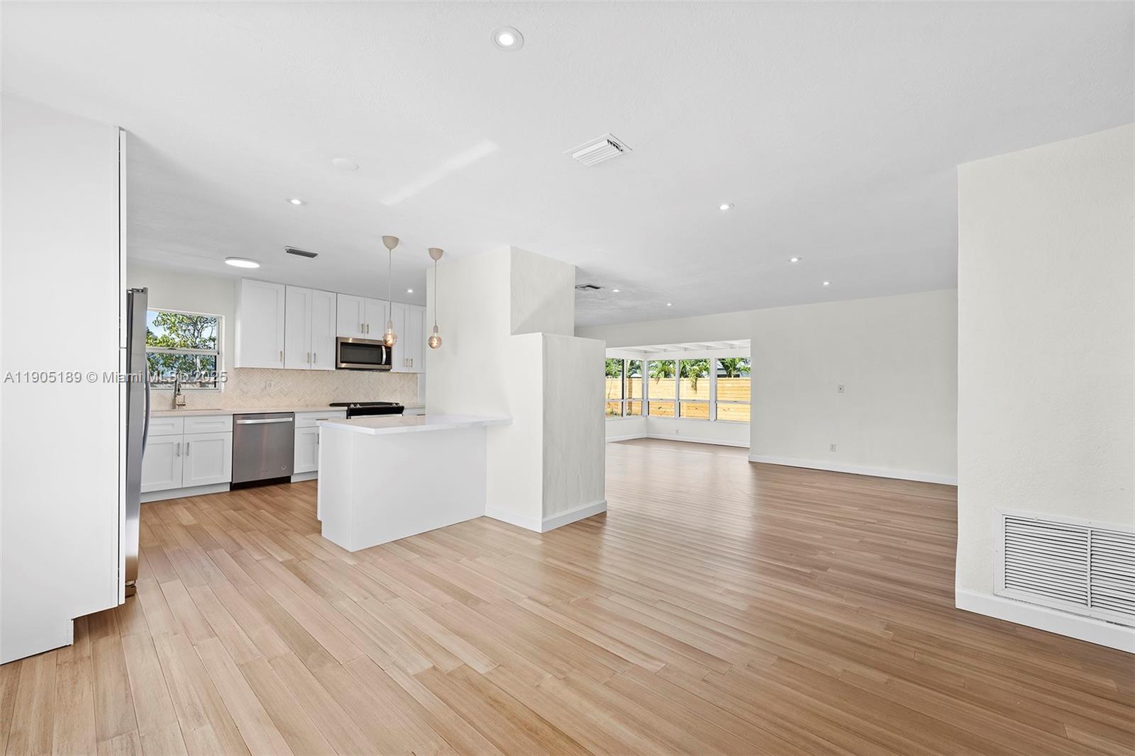 SOUTH CORAL HOMES SEC 2 - Residential Lease