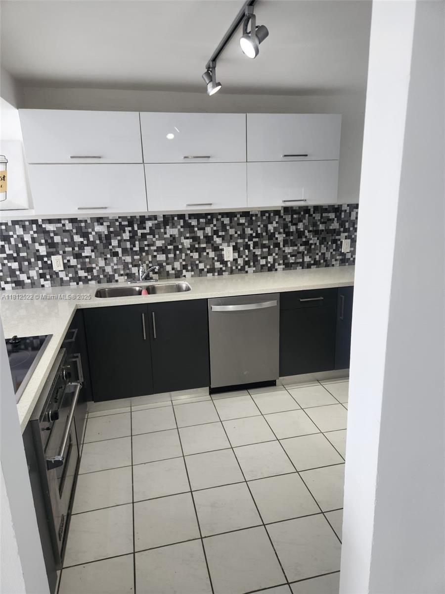 BUCKLEY TOWERS CONDO - EA - Residential