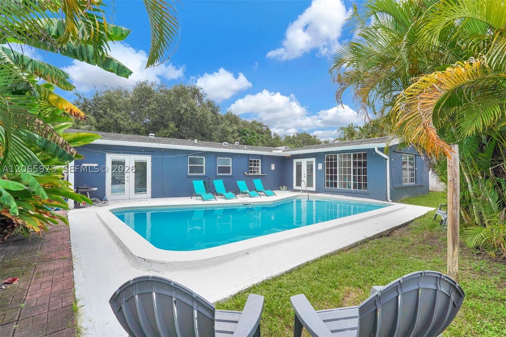 Photo of 407 S 56th Ter, Hollywood, FL 33023 (MLS # A12065975)