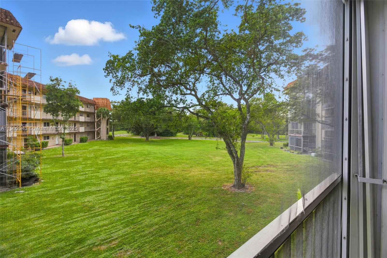 INVERRARY COUNTRY CLUB - Residential