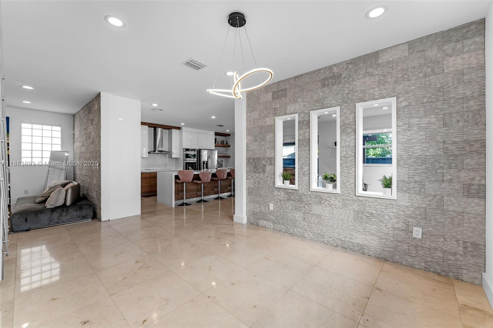 BALMORAL SUB PHASE III - Residential Lease