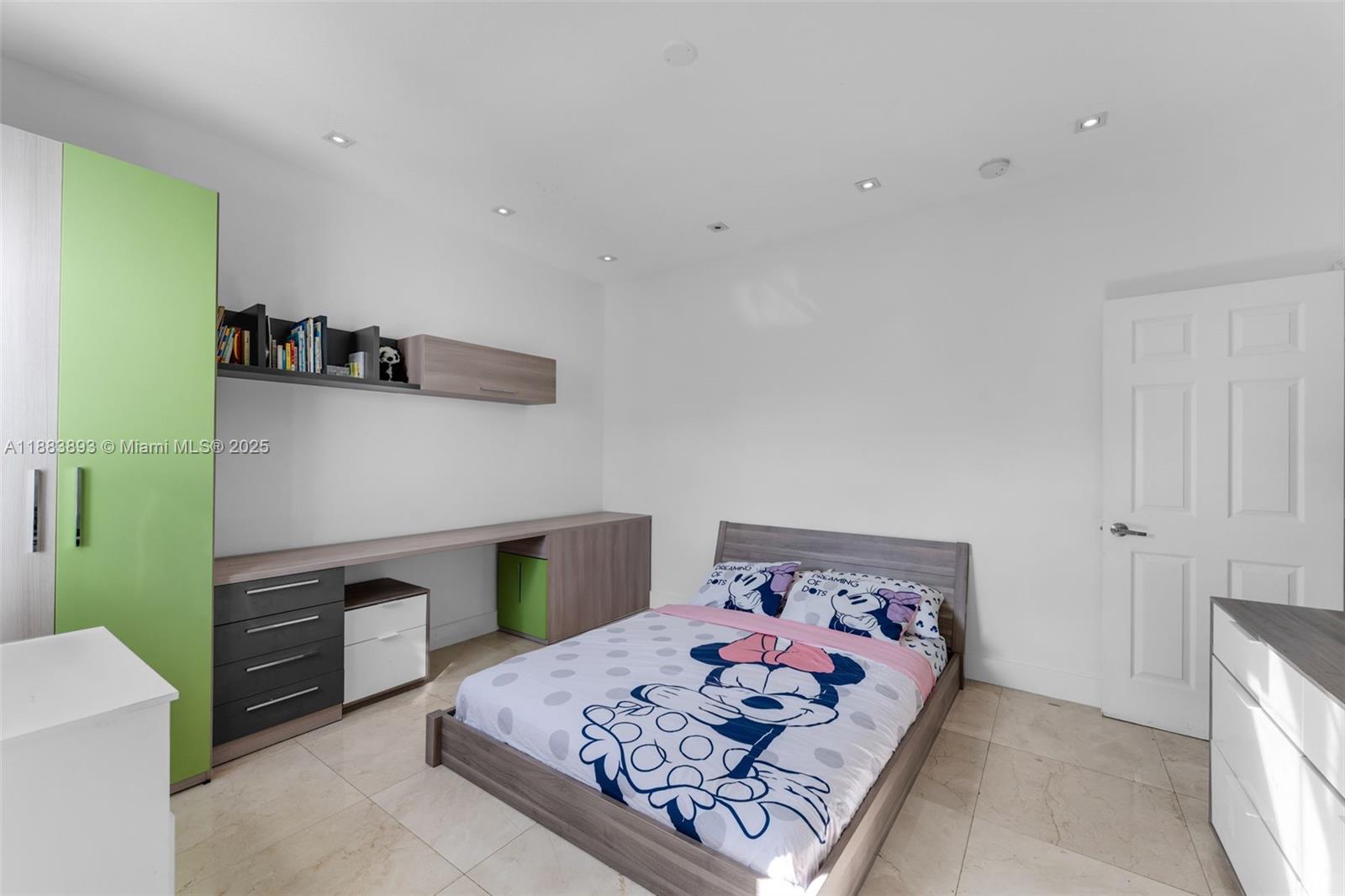 BALMORAL SUB PHASE III - Residential Lease