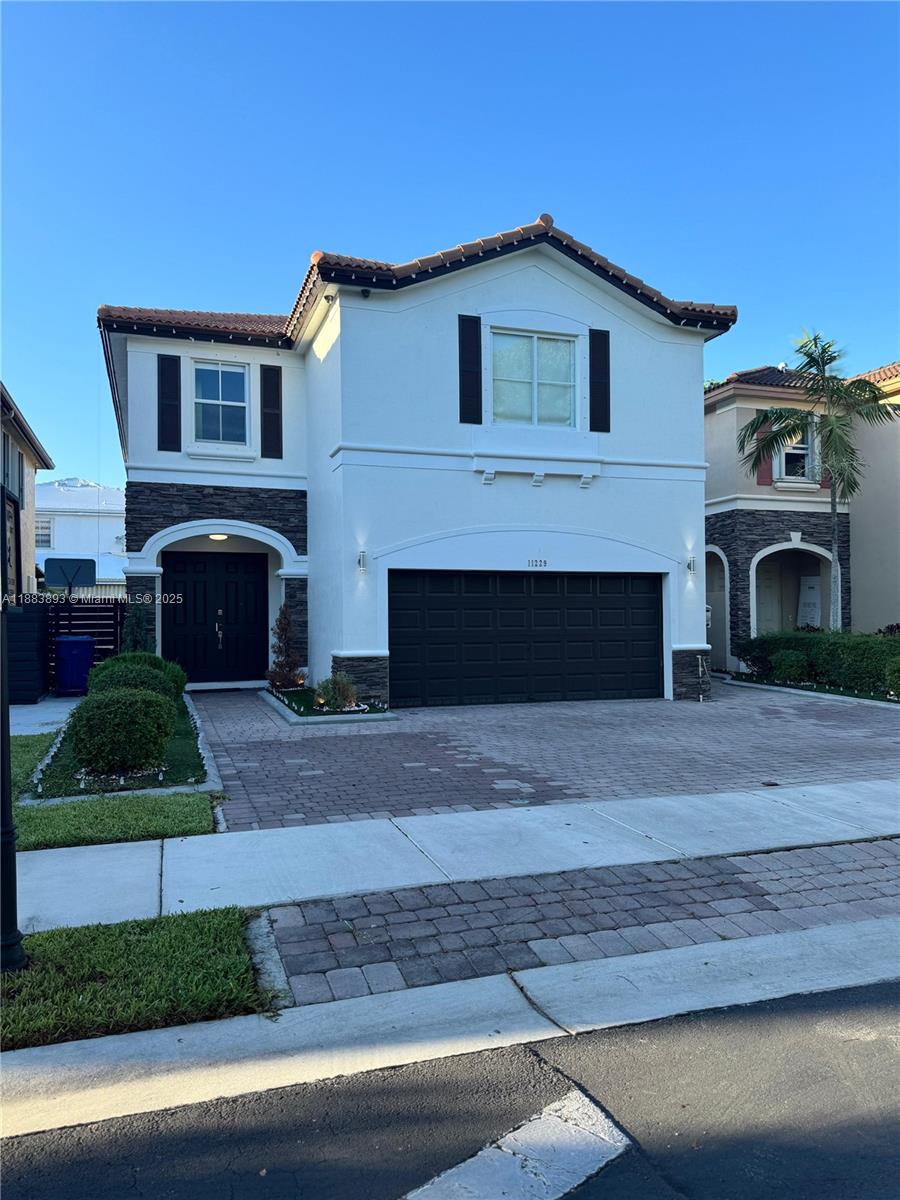 BALMORAL SUB PHASE III - Residential Lease