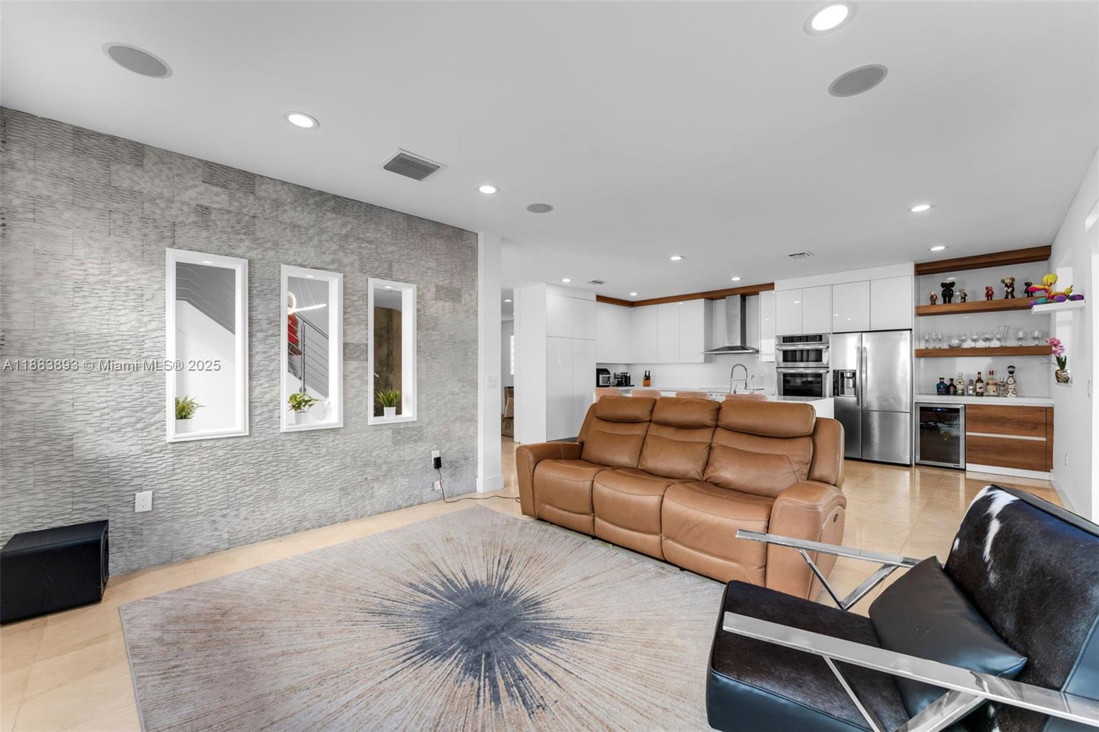 BALMORAL SUB PHASE III - Residential Lease