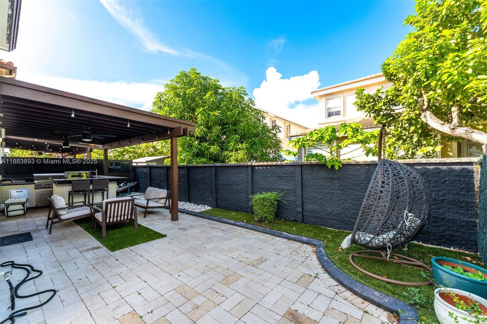 BALMORAL SUB PHASE III - Residential Lease