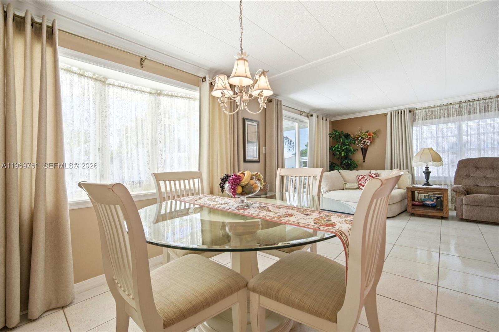 RAVENSWOOD ESTATES & MARI - Residential