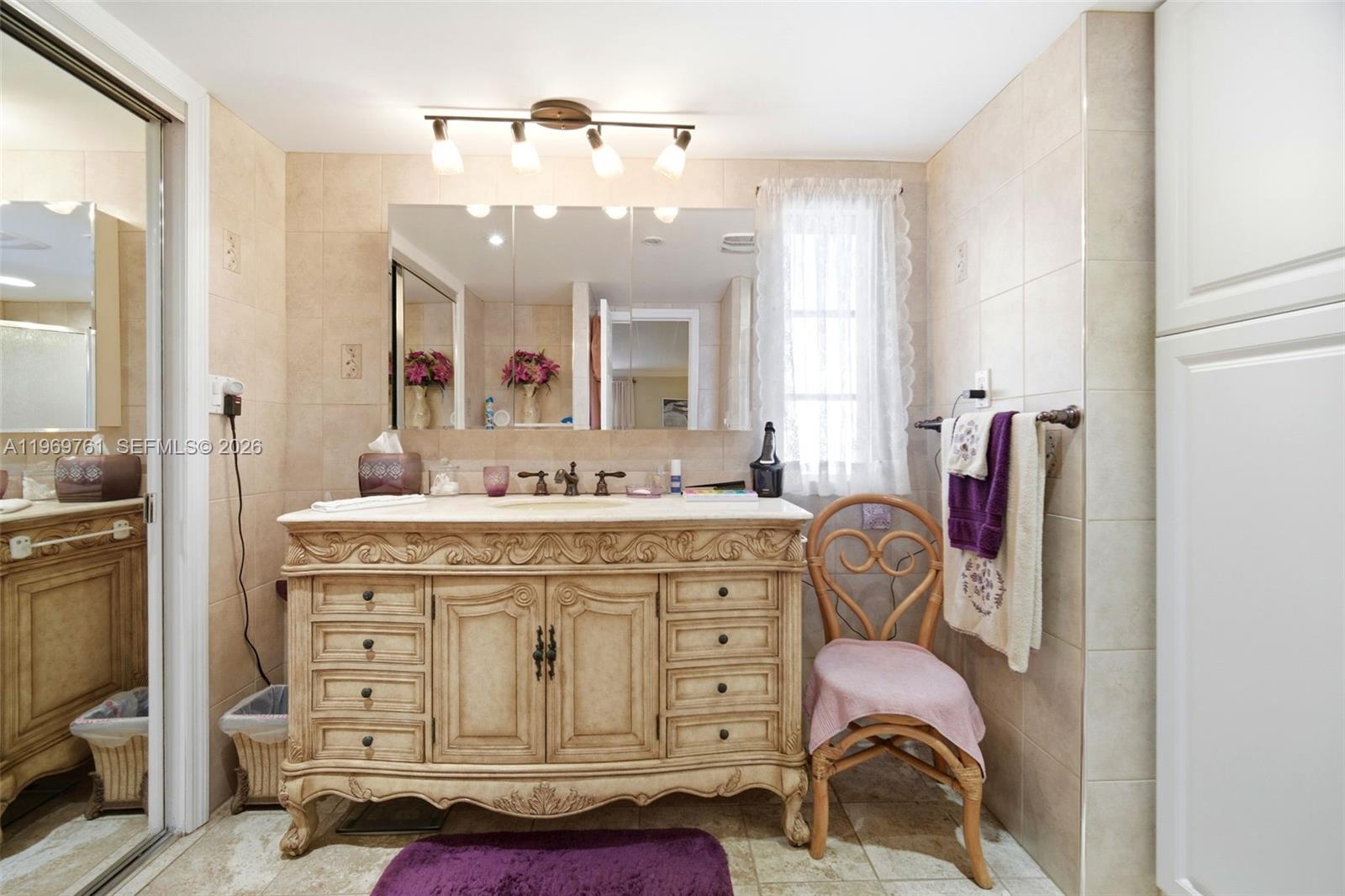 RAVENSWOOD ESTATES & MARI - Residential