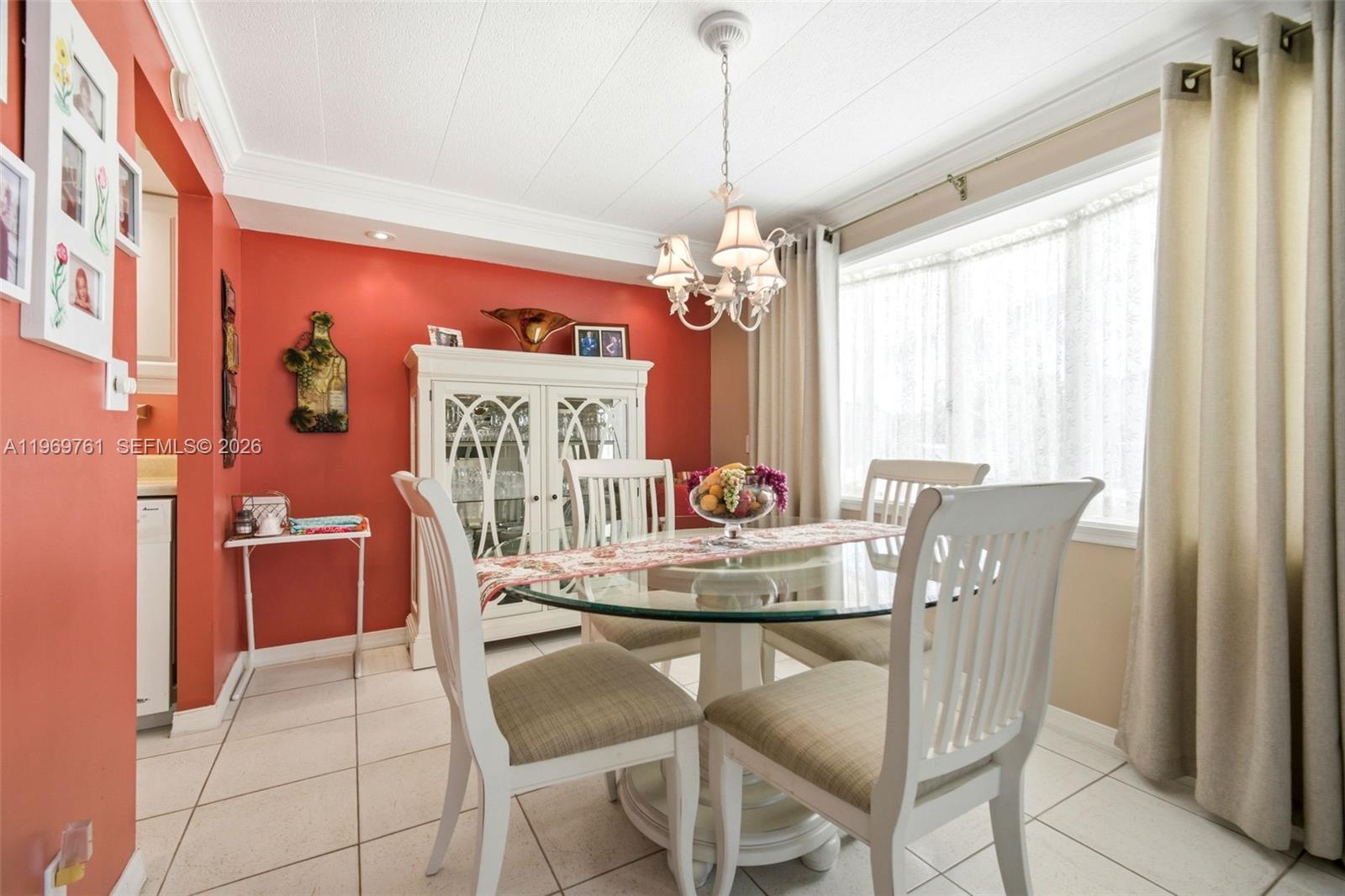 RAVENSWOOD ESTATES & MARI - Residential