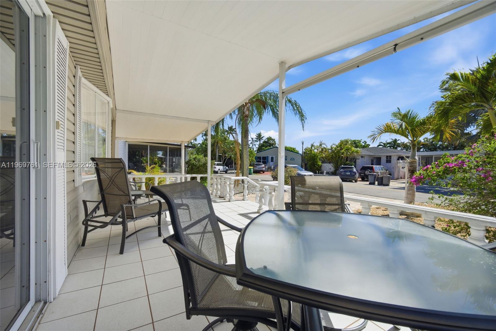 RAVENSWOOD ESTATES & MARI - Residential