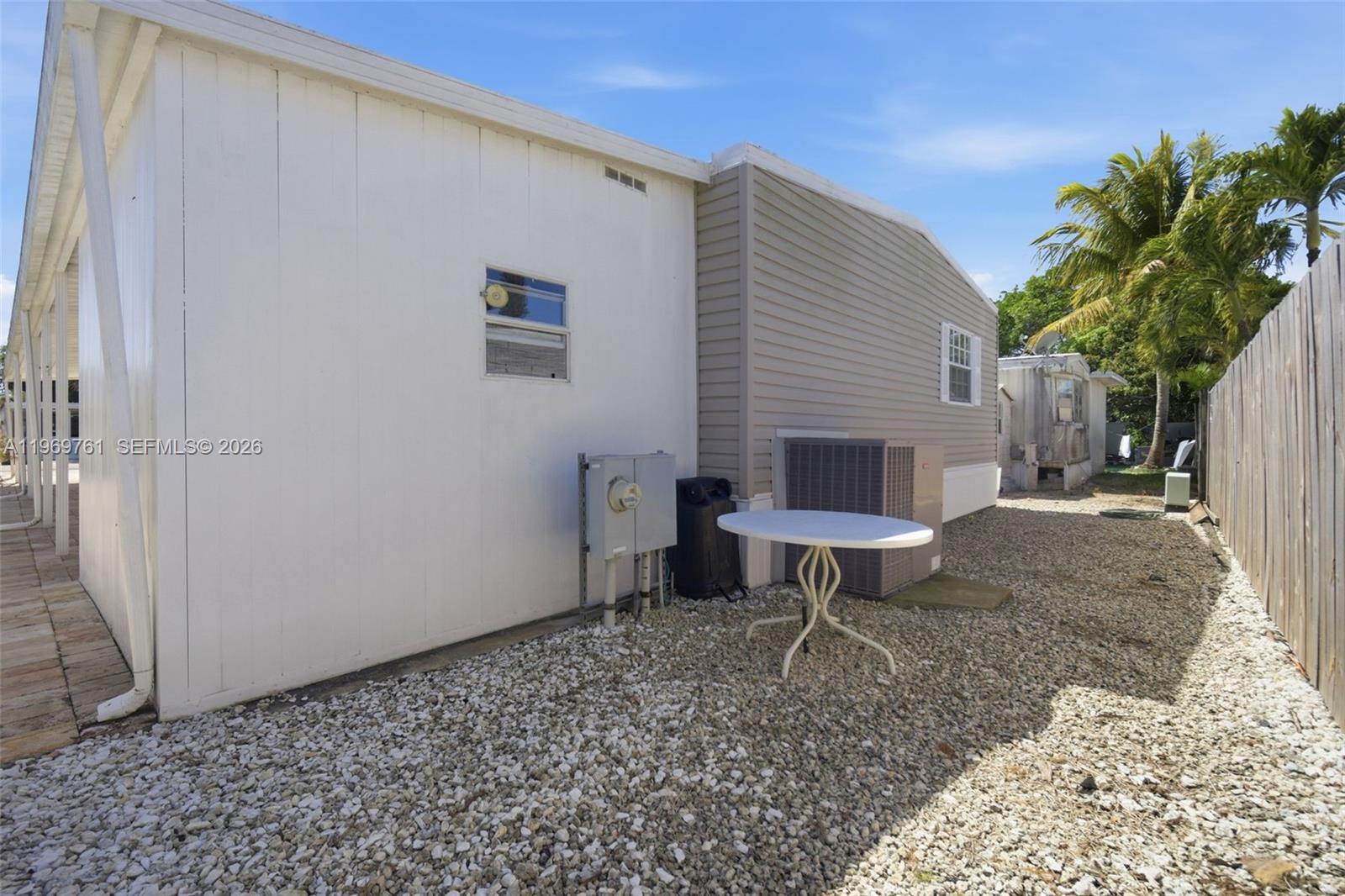 RAVENSWOOD ESTATES & MARI - Residential