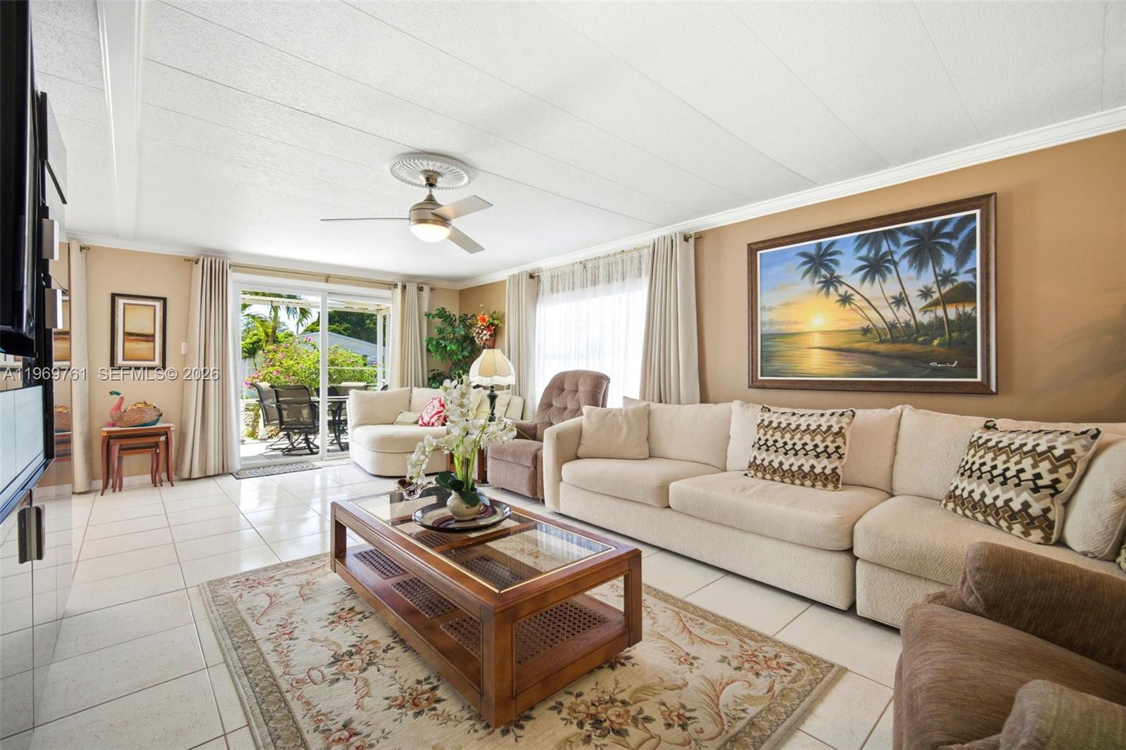 RAVENSWOOD ESTATES & MARI - Residential