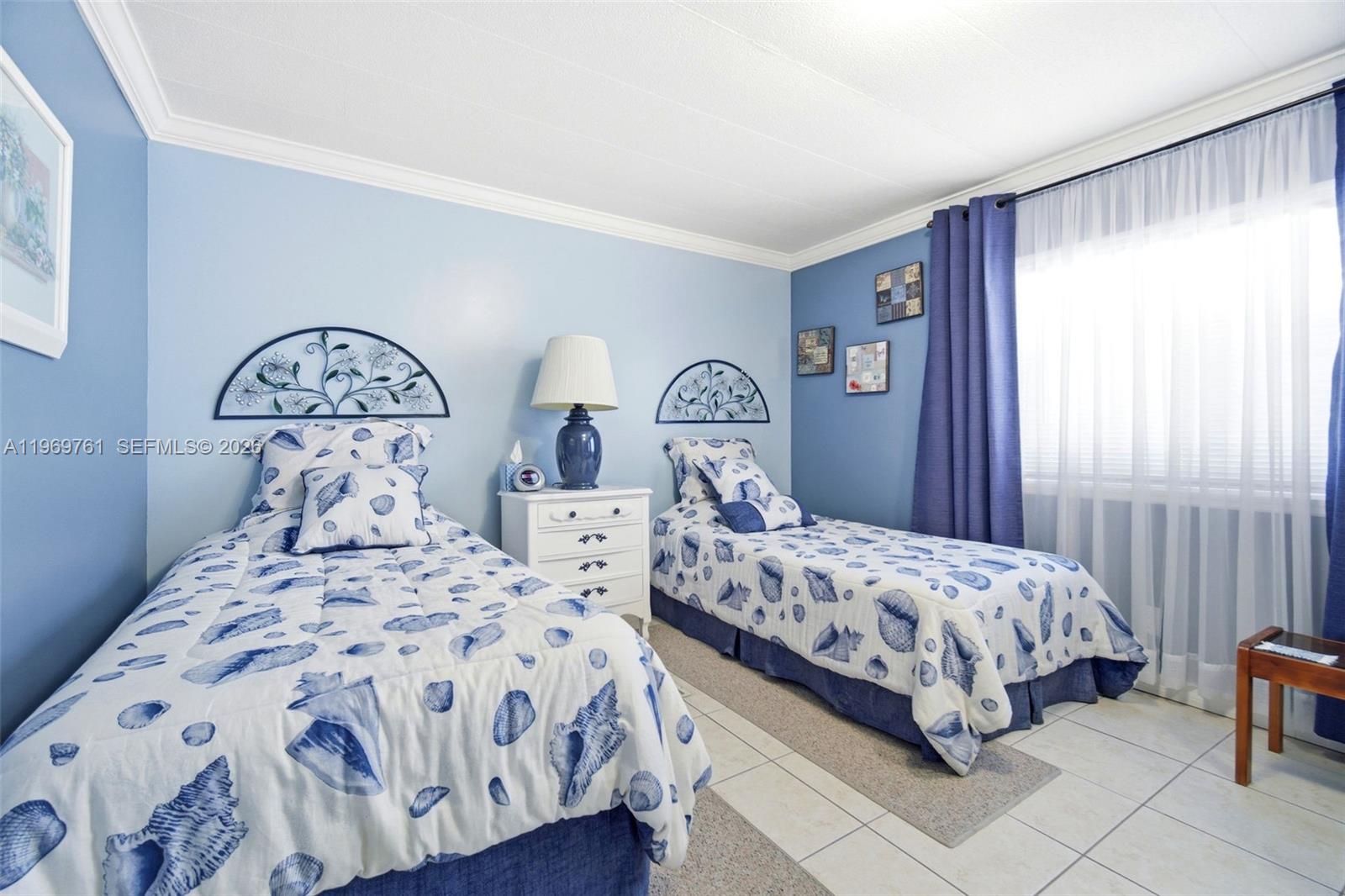 RAVENSWOOD ESTATES & MARI - Residential