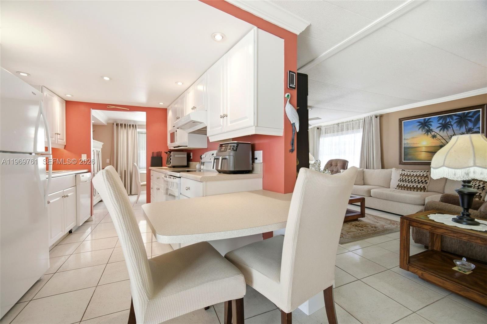 RAVENSWOOD ESTATES & MARI - Residential