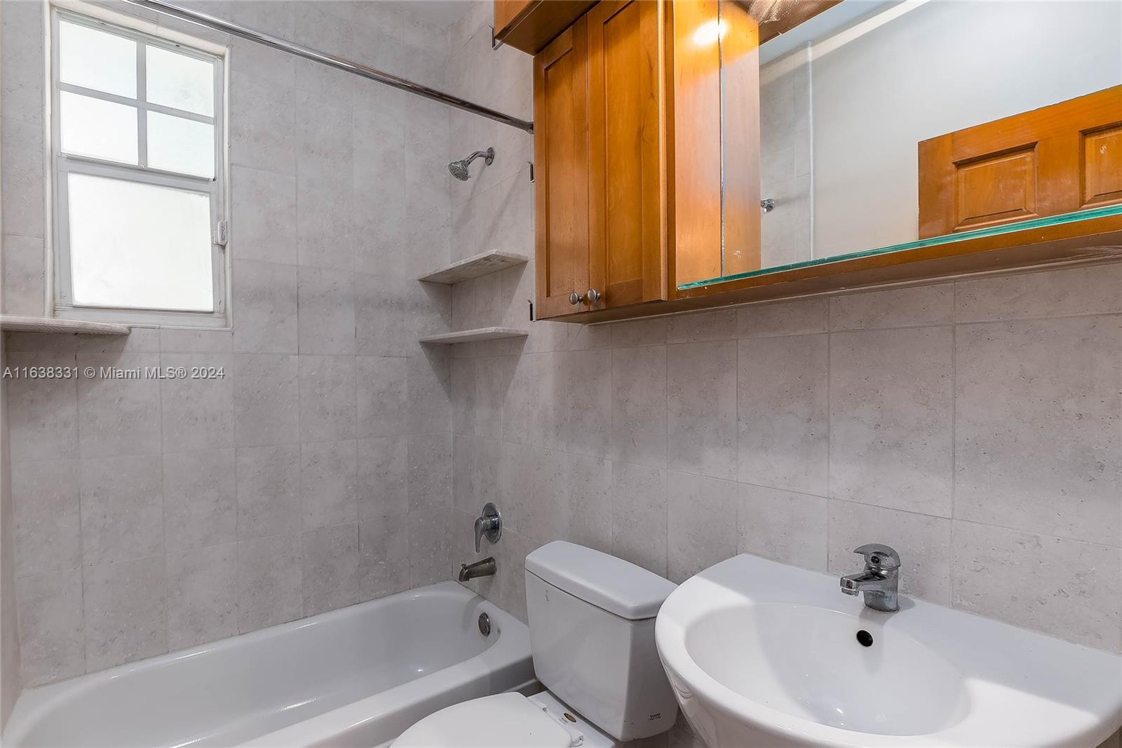 LENOX MANOR - Residential Lease