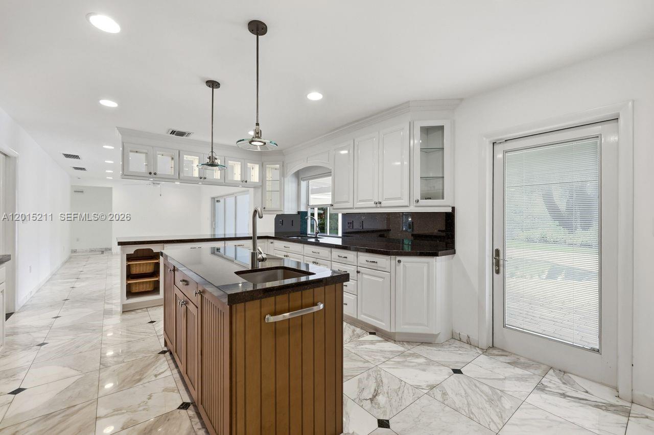 JANEMARY ESTATES - Residential