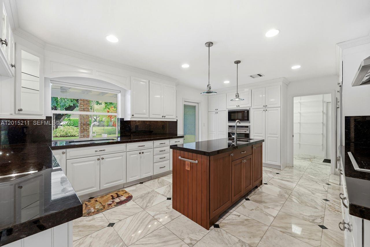 JANEMARY ESTATES - Residential