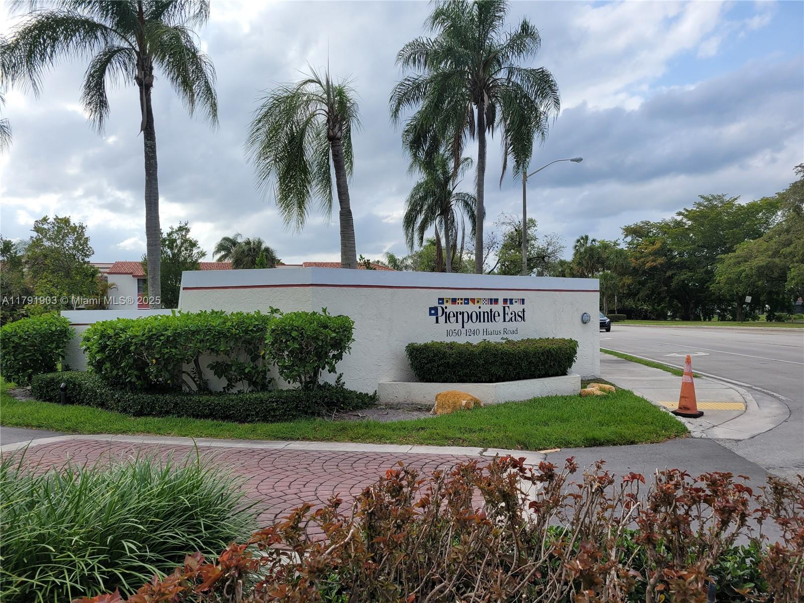 Rental Property at 1078 N Hiatus Rd 1078, Pembroke Pines, Miami-Dade County, Florida - Bedrooms: 2 
Bathrooms: 2  - $2,300 MO.