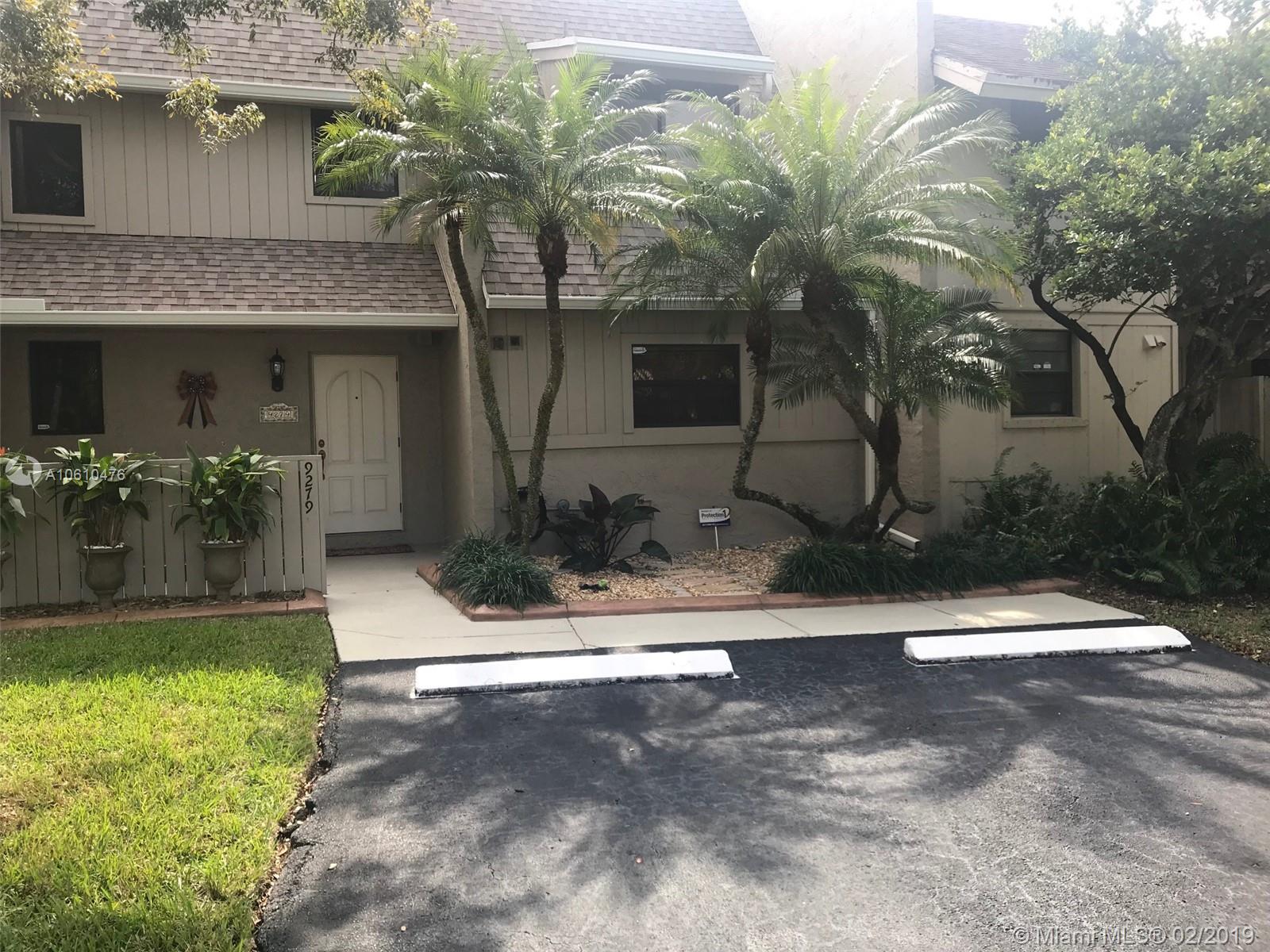 BRIAR BAY TWNHS ESTATES - Residential