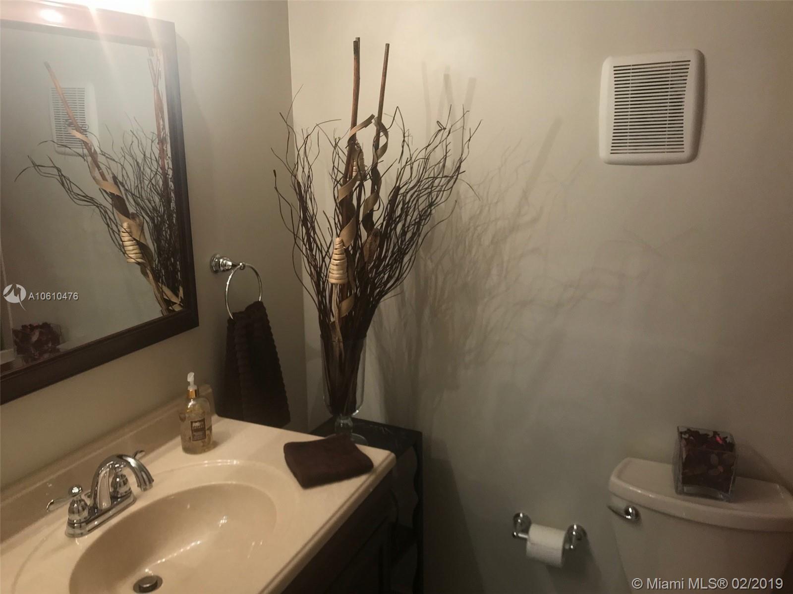 BRIAR BAY TWNHS ESTATES - Residential