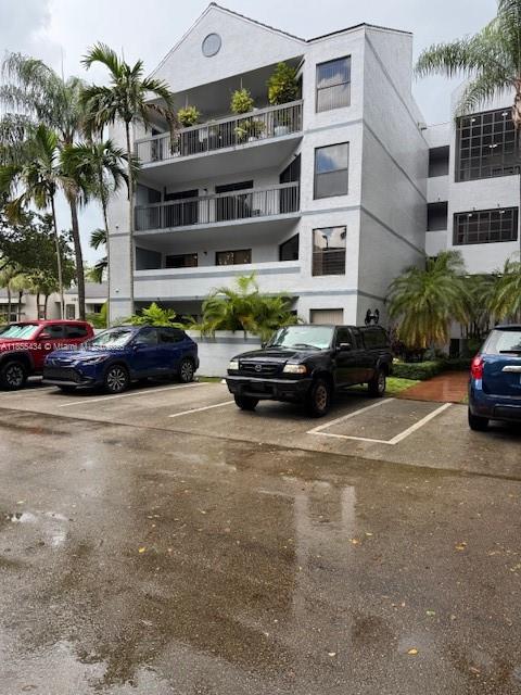New listing at Calusa Club Village East. Large 2/2 with a huge balcony . Ceramic and laminate floors. Large laundry closet with W/D. Enjoy pools, tennis and more!!! Excellent location close to expressways, malls, good schools Etc.
.Easy to show unit is vacant. Realtors please read Brokers remarks.