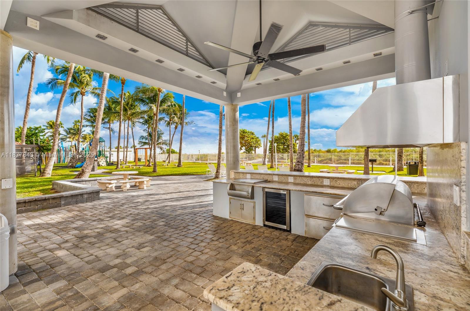 LA GORCE PALACE CONDO - Residential