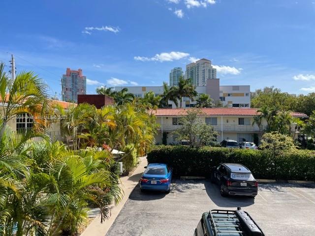 BEACH MANOR CONDO - Residential