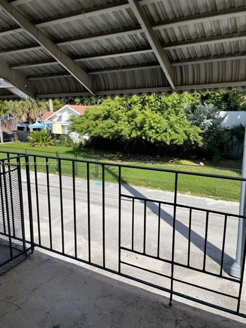 BEACH MANOR CONDO - Residential