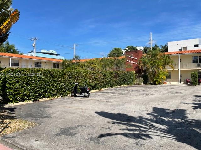 BEACH MANOR CONDO - Residential