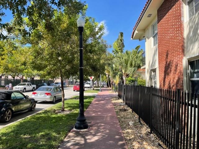 BEACH MANOR CONDO - Residential