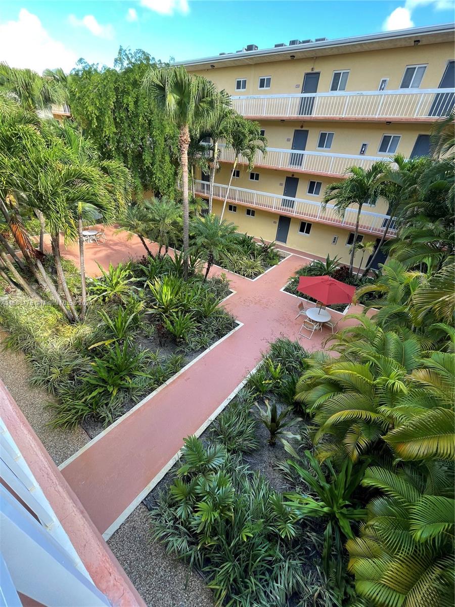 View Miami, FL 33143 condo