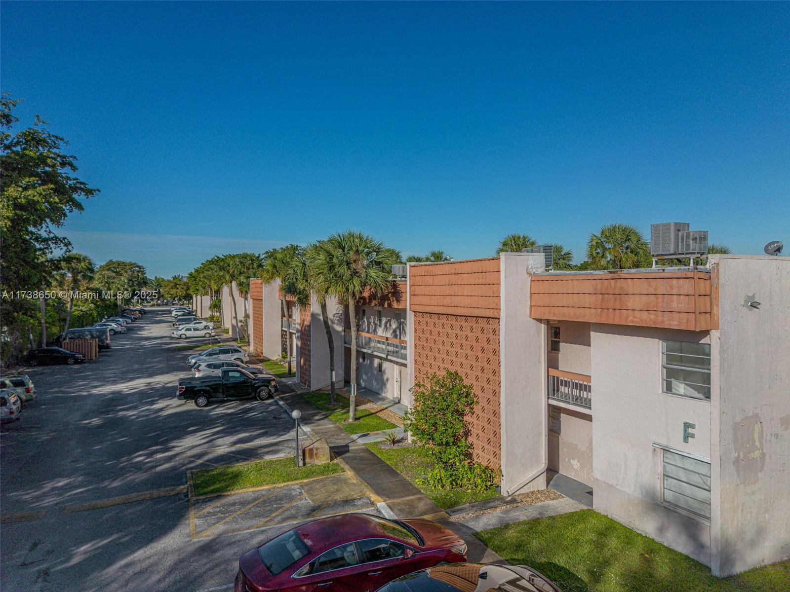 COUNTRYSIDE CONDO - Residential