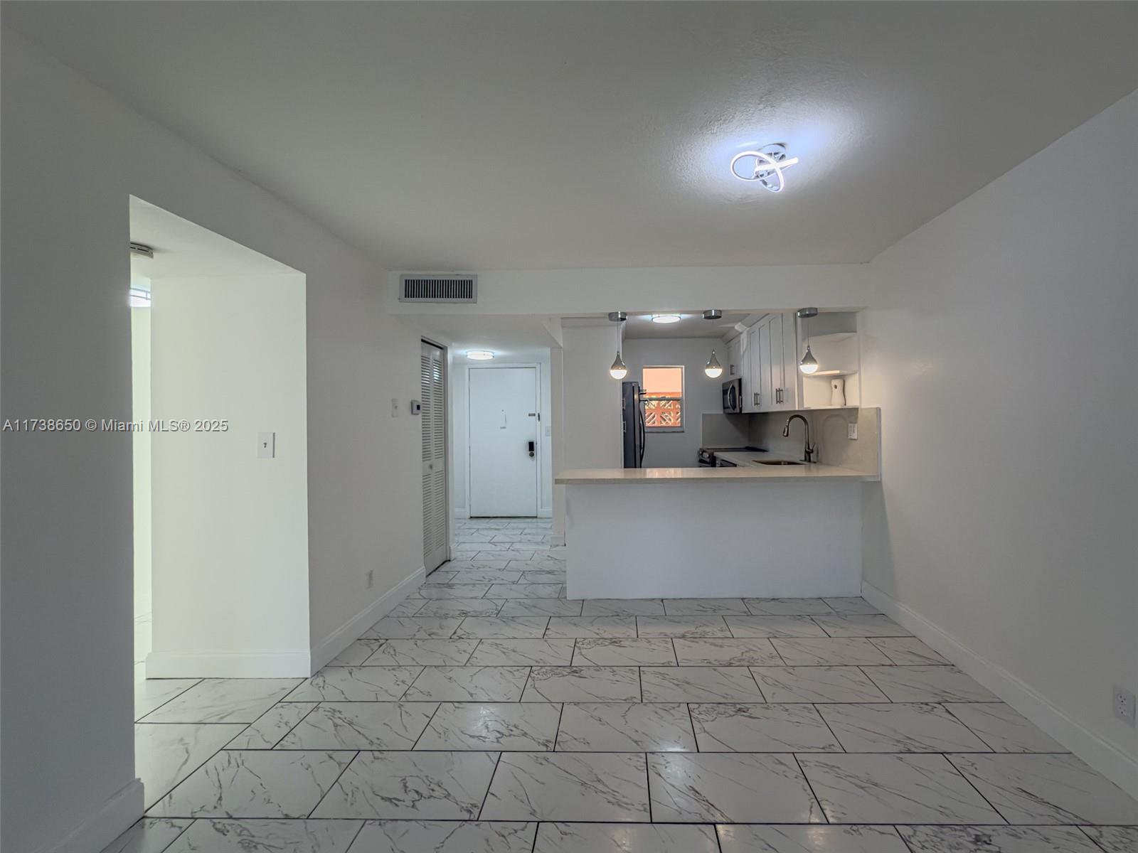 COUNTRYSIDE CONDO - Residential