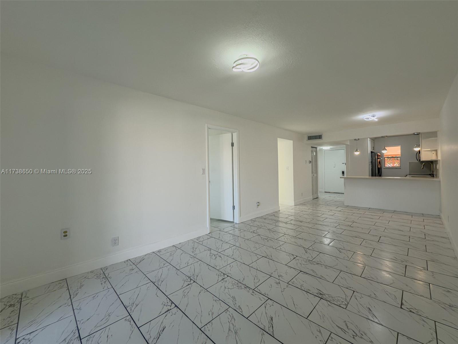 COUNTRYSIDE CONDO - Residential