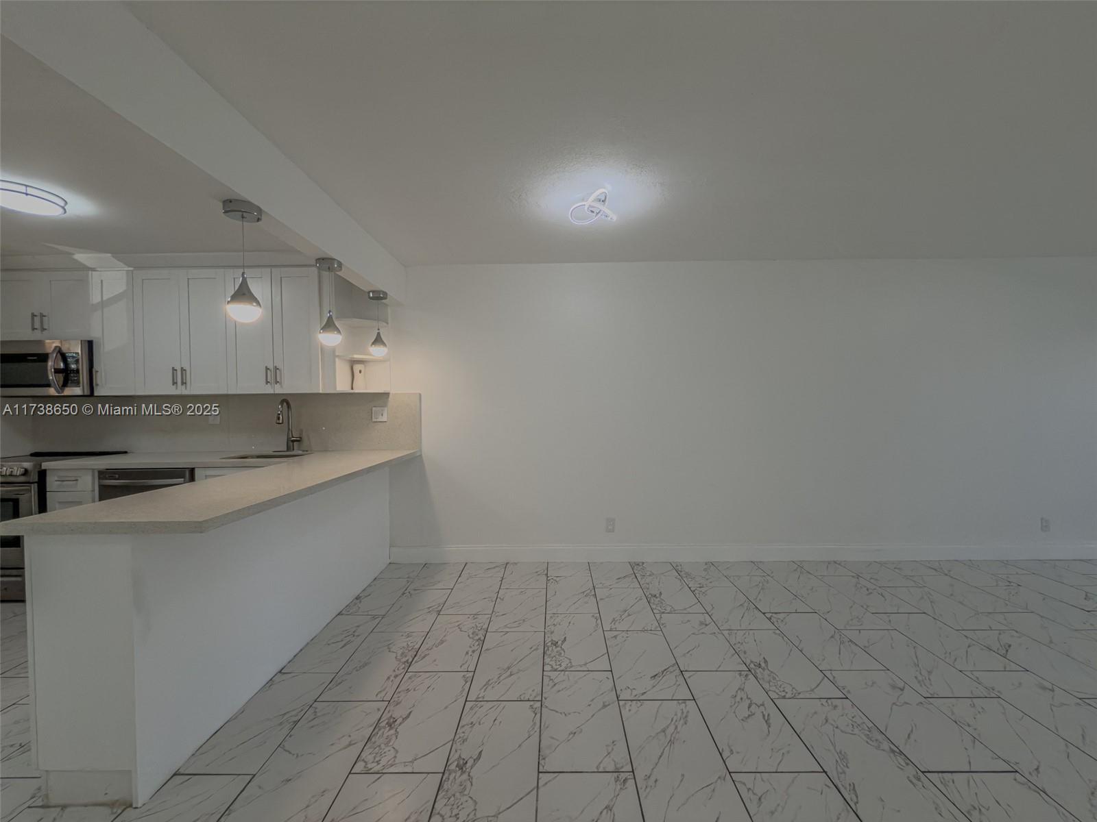 COUNTRYSIDE CONDO - Residential