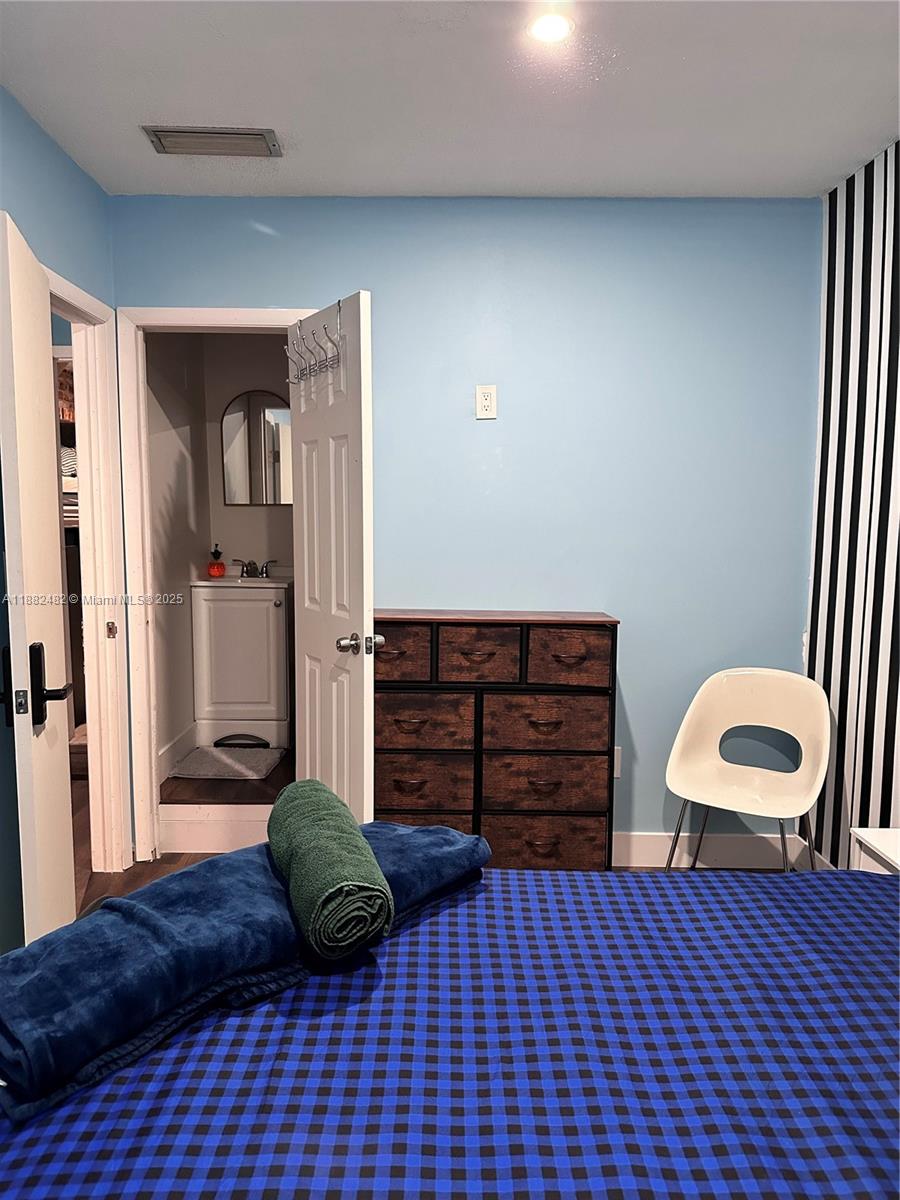 WEST DANIA HEIGHTS - Residential Income