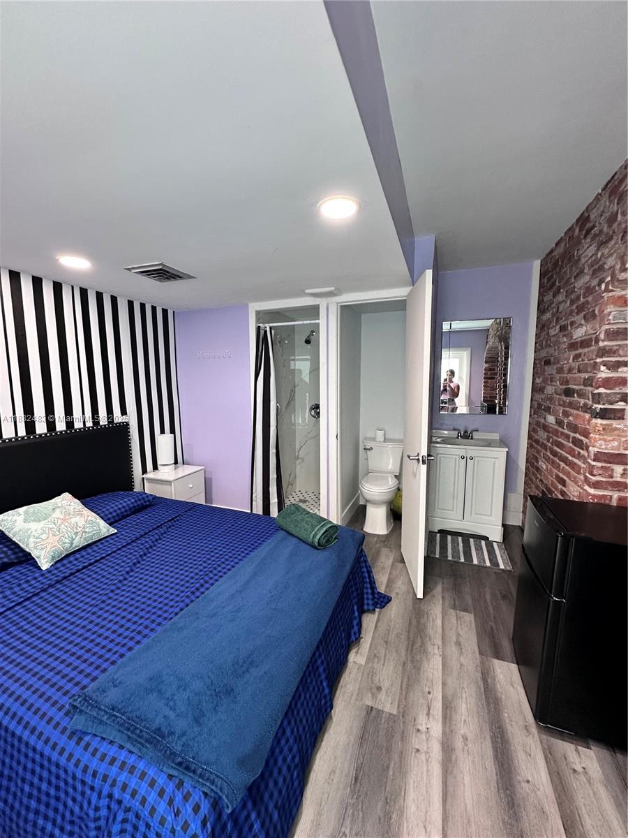 WEST DANIA HEIGHTS - Residential Income