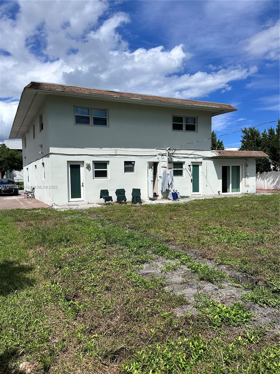 WEST DANIA HEIGHTS - Residential Income