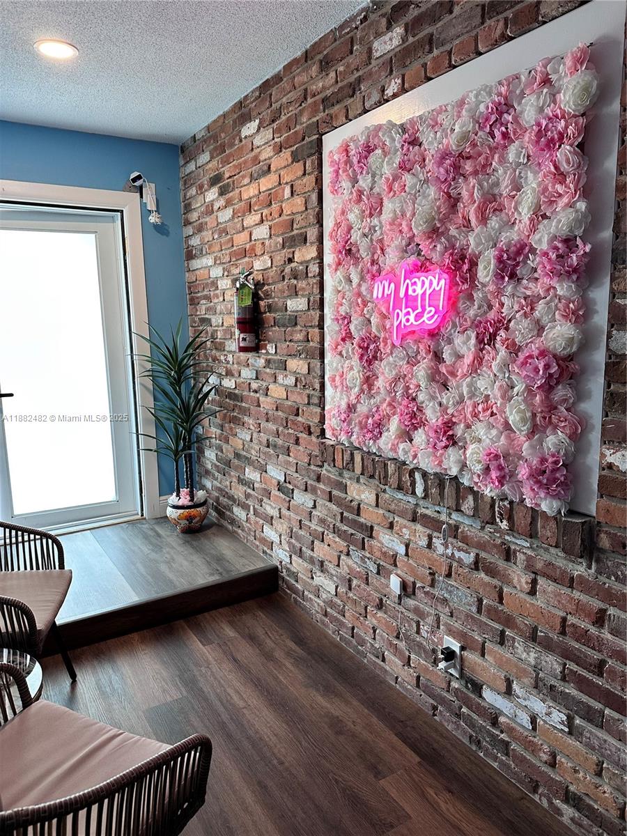 WEST DANIA HEIGHTS - Residential Income