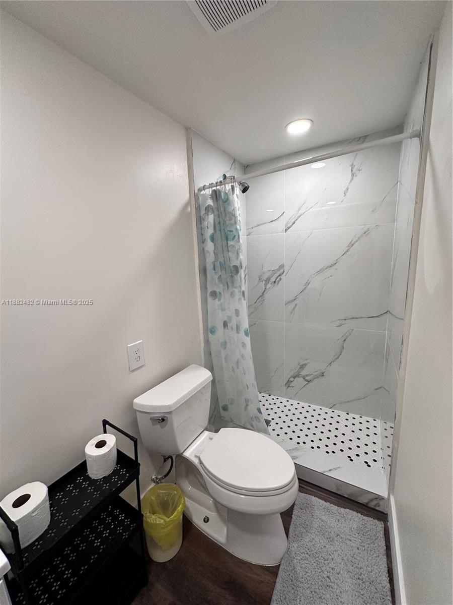 WEST DANIA HEIGHTS - Residential Income