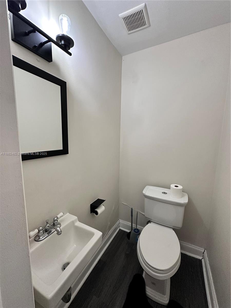 WEST DANIA HEIGHTS - Residential Income