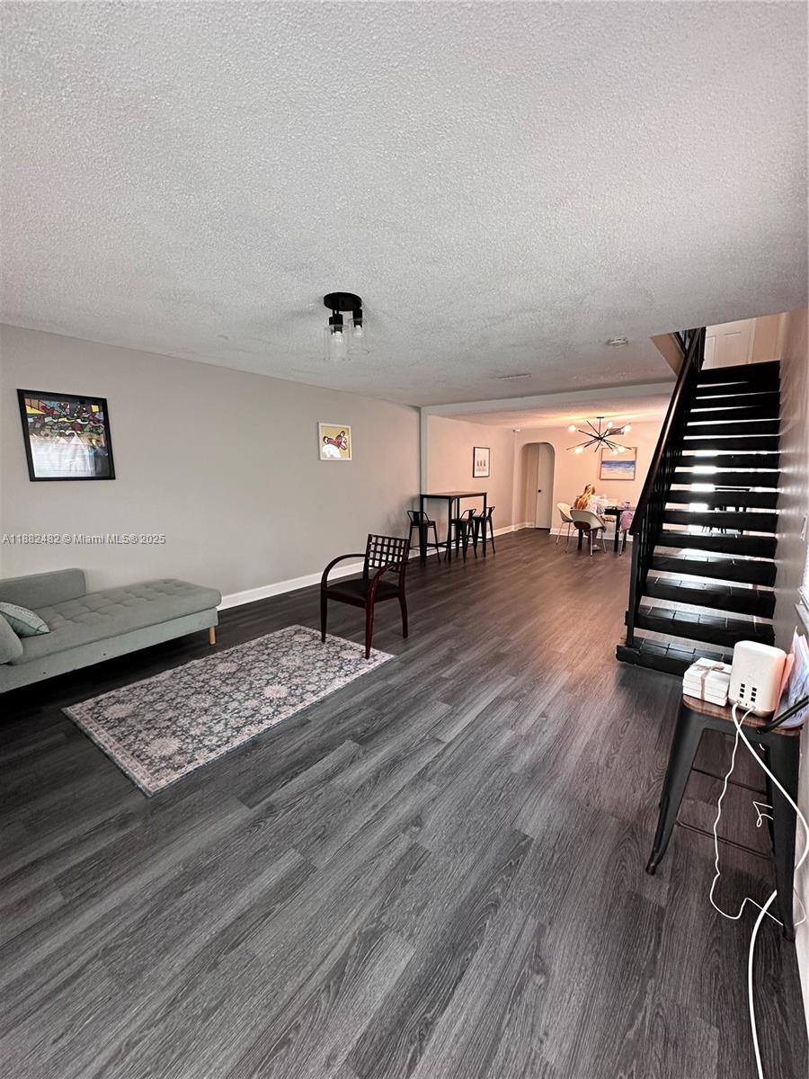 WEST DANIA HEIGHTS - Residential Income